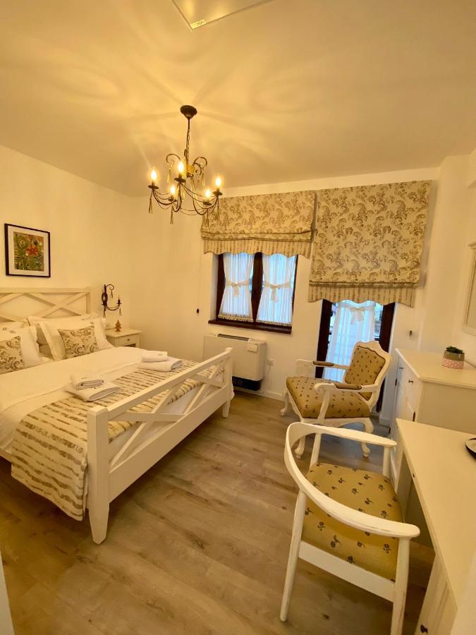 Pensiunea Charlotte Boutique Bacau Luaran gambar