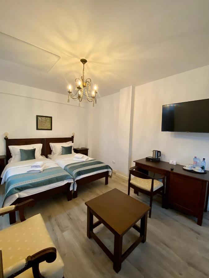 Pensiunea Charlotte Boutique Bacau Luaran gambar