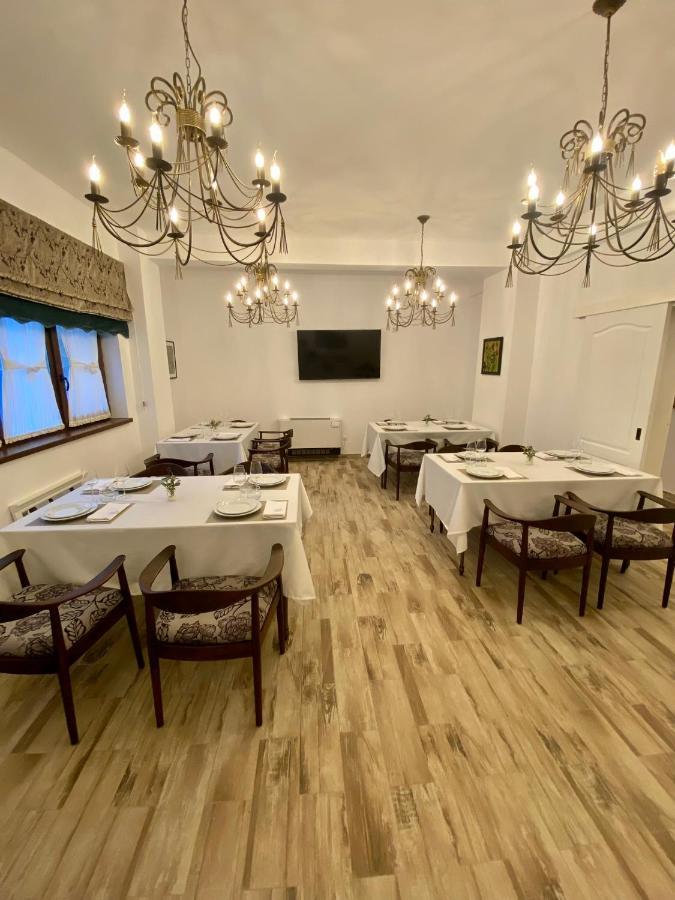 Pensiunea Charlotte Boutique Bacau Luaran gambar