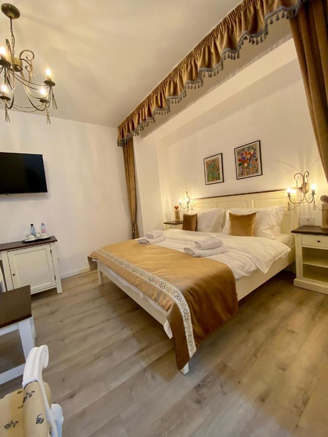Pensiunea Charlotte Boutique Bacau Luaran gambar